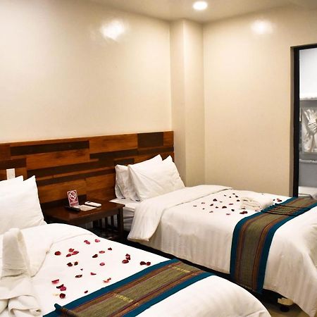 Hotel Lourdes Лаолаг Екстериор снимка